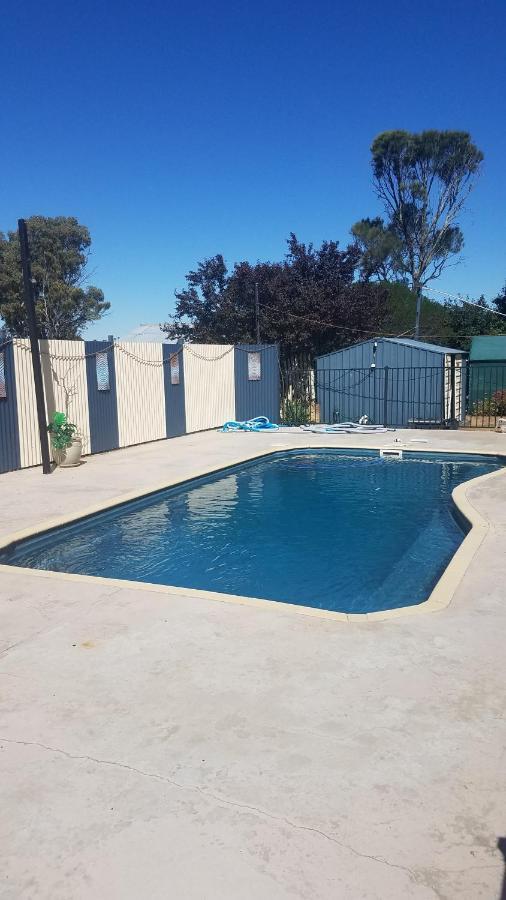 Wimmera Motel Nhill ภายนอก รูปภาพ